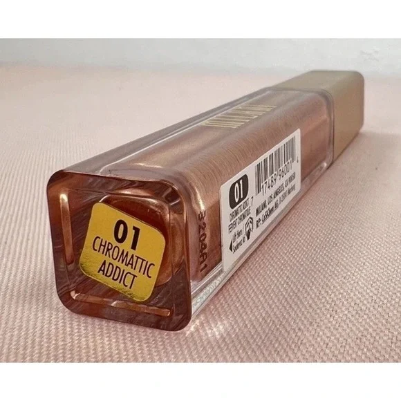 Milani Amore Matte Metallic Lip Creme- 01 Chromatic Addict - Picture 3 of 9